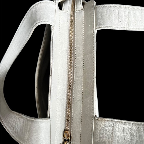 Caviar leather Chanel Quilted CC Bag - Picture 8 of 10